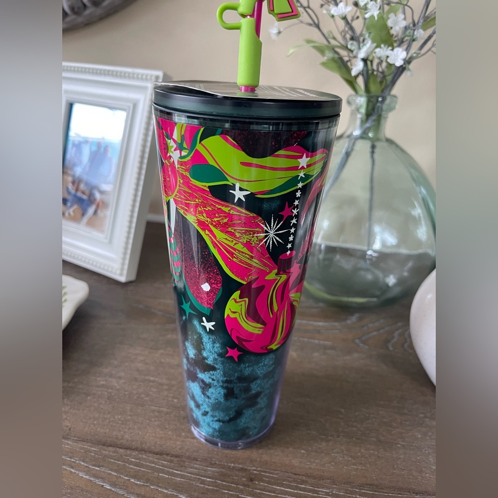 NWT STARBUCKS Limited Edition Venti 24 Ounce Tumbler Christmas Design Green Pink